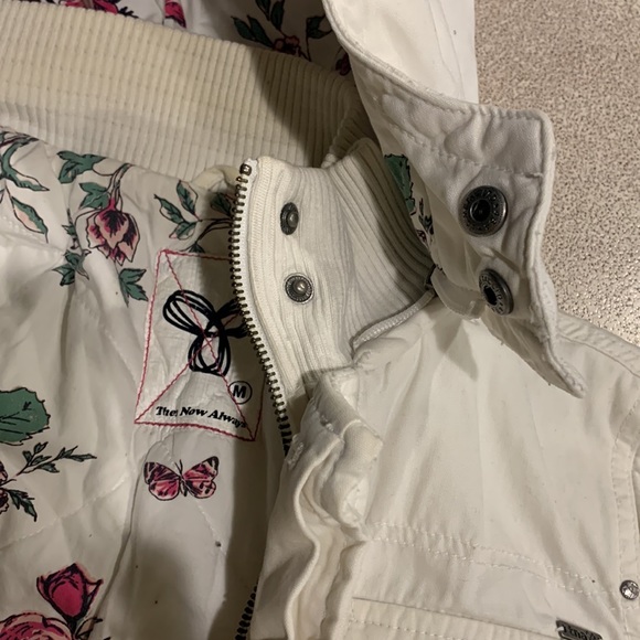 Aritzia / TNA Vintage White Maverick Bomber Jacket/Coat Size M - Picture 7 of 12